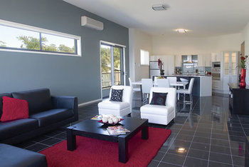 Mollymook Beachfront Executive Apartment - Holiday Cairns 27