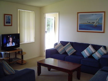 Breeze In Mollymook - Holiday Cairns 7