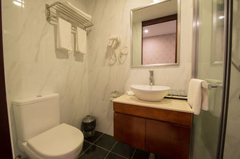 Megaboom City Hotel - Holiday Cairns 30