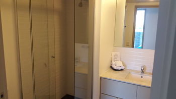 Apartment View Docklands Melbourne - Holiday Cairns 3