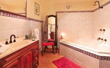 Cambridge Cottages Bed & Breakfast - Holiday Cairns 0