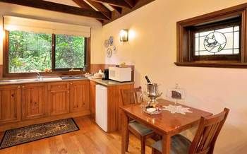 Cambridge Cottages Bed & Breakfast - Holiday Cairns 5