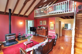 Cambridge Cottages Bed & Breakfast - Holiday Cairns 9