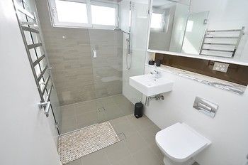 Cremorne 2 Win Furnished Apartment - Holiday Cairns 7