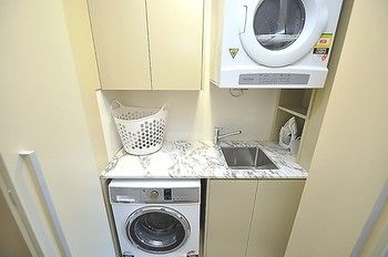 Cremorne 4 Win Furnished Apartment - Holiday Cairns 3
