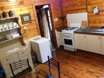 A Settler's Cottage - Holiday Cairns 8