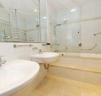 Neutral Bay 46 Young Furnished Apartment - Holiday Cairns