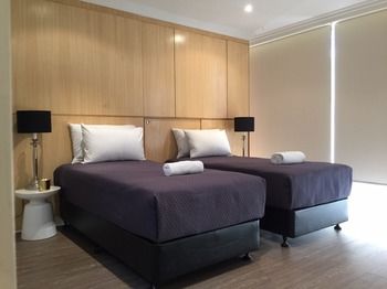 Neutral Bay 46 Young Furnished Apartment - Holiday Cairns 1