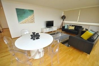 Neutral Bay 46 Young Furnished Apartment - Holiday Cairns 8