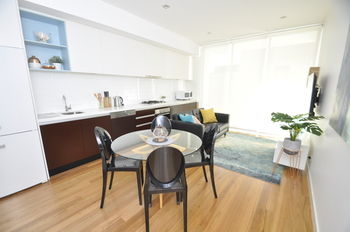 Neutral Bay 4 Young Furnished Apartment - Holiday Cairns 11