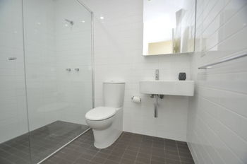 Neutral Bay 4 Young Furnished Apartment - Holiday Cairns 14