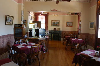 CBC Bed & Breakfast & Cafe - Holiday Cairns 1