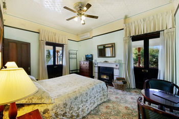 CBC Bed & Breakfast & Cafe - Holiday Cairns 13
