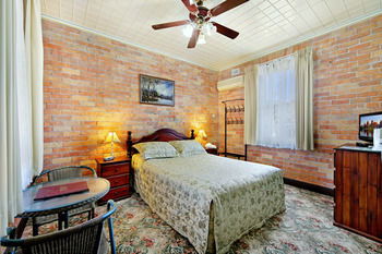 CBC Bed & Breakfast & Cafe - Holiday Cairns 17