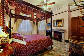 CBC Bed & Breakfast & Cafe - Holiday Cairns 25