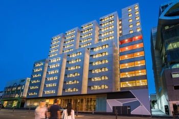 Student Village Melbourne - Holiday Cairns 9