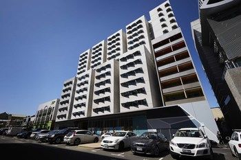 Student Village Melbourne - Holiday Cairns 20