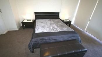 Sydney CBD 115 Mkt Furnished Apartment - Holiday Cairns 2