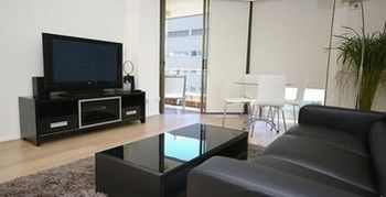 Sydney CBD 115 Mkt Furnished Apartment - Holiday Cairns 5