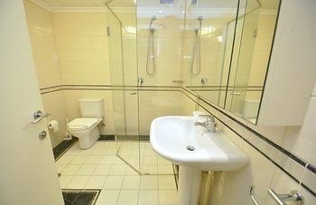 Sydney CBD 303 Elz Furnished Apartment - Holiday Cairns 1