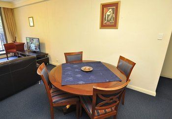 Sydney CBD 303 Elz Furnished Apartment - Holiday Cairns 10