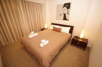 Sydney CBD 16 Mkt Furnished Apartment - Holiday Cairns 3