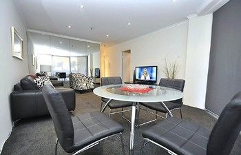 Sydney CBD 15 Mkt Furnished Apartment - Holiday Cairns 4