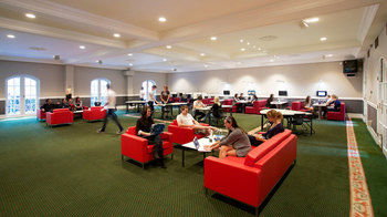 RMIT Village - Holiday Cairns 12