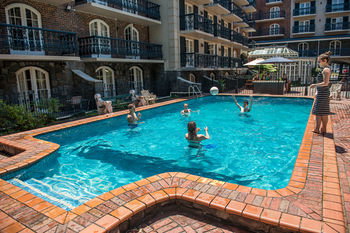 RMIT Village - Holiday Cairns 18