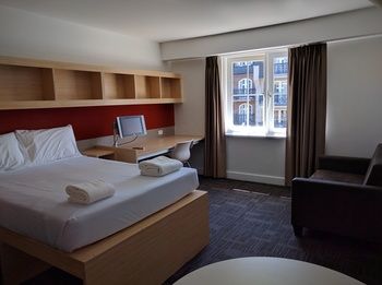 RMIT Village - Holiday Cairns 21