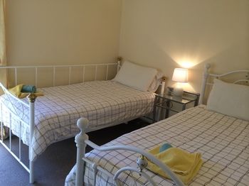Australian Home Away At East Doncaster - Holiday Cairns 2