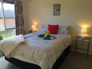 Australian Home Away At East Doncaster - Holiday Cairns 4
