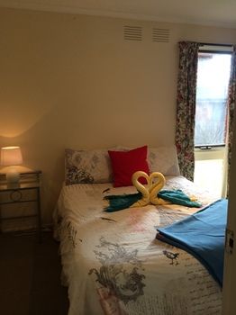 Australian Home Away At East Doncaster - Holiday Cairns 5