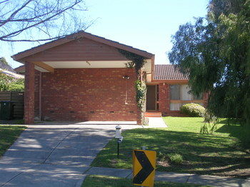 Australian Home Away At East Doncaster - Holiday Cairns 12