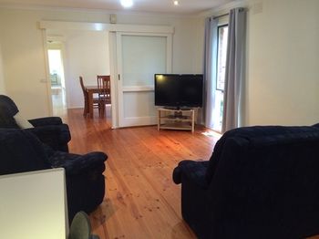 Australian Home Away At East Doncaster - Holiday Cairns 13