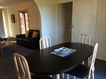 Australian Home Away At East Doncaster - Holiday Cairns 15