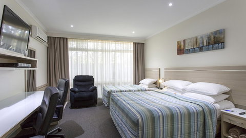BEST WESTERN Aspen And Apartments - Holiday Cairns 0