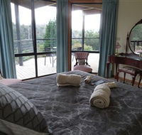 Launceston Bed and Breakfast Retreat - Holiday Cairns