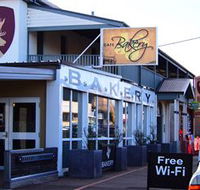 Campbell Town Hotel - Holiday Cairns