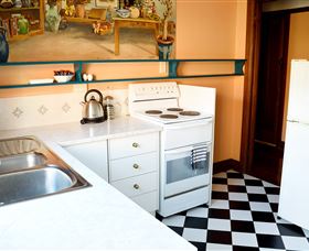 Apartments Down Town - Holiday Cairns 2