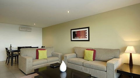 Dolphin Apartments - Holiday Cairns 0