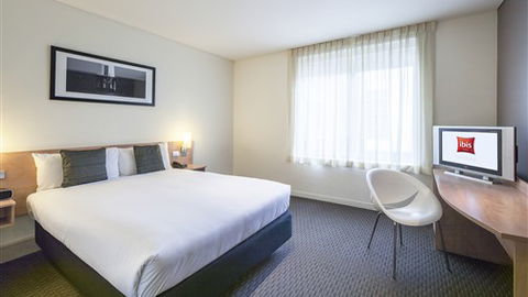 Ibis Melbourne Hotel And Apartments - Holiday Cairns 0