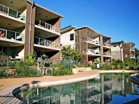Stradbroke Island Beach Hotel Spa Resort - Holiday Cairns 1