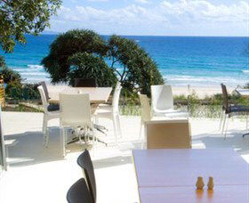Stradbroke Island Beach Hotel Spa Resort - Holiday Cairns 2