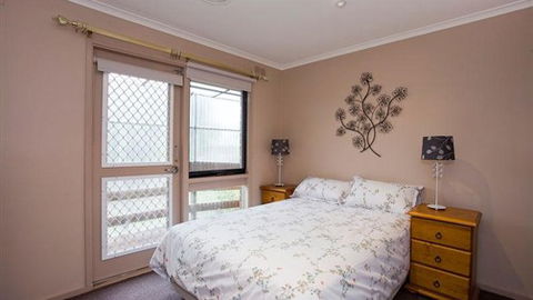 Raydon Court - Holiday Cairns 1