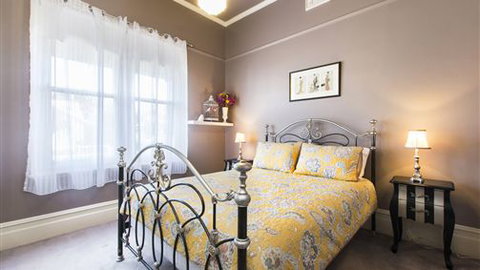 Avalon Guesthouse - Holiday Cairns 2