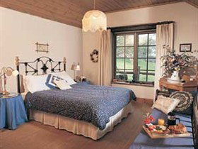 Adelaide Hills Country Cottages - Gum Tree Cottage - Holiday Cairns 2