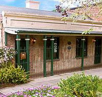 Chichester Gardens Cottage - Holiday Cairns