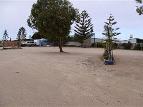 Fowlers Bay Caravan Park - Holiday Cairns 3