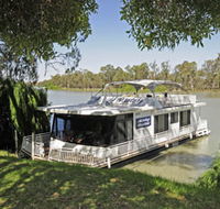 Boats and Bedzzz - The Murray Dream self-contained moored Houseboat - Holiday Cairns